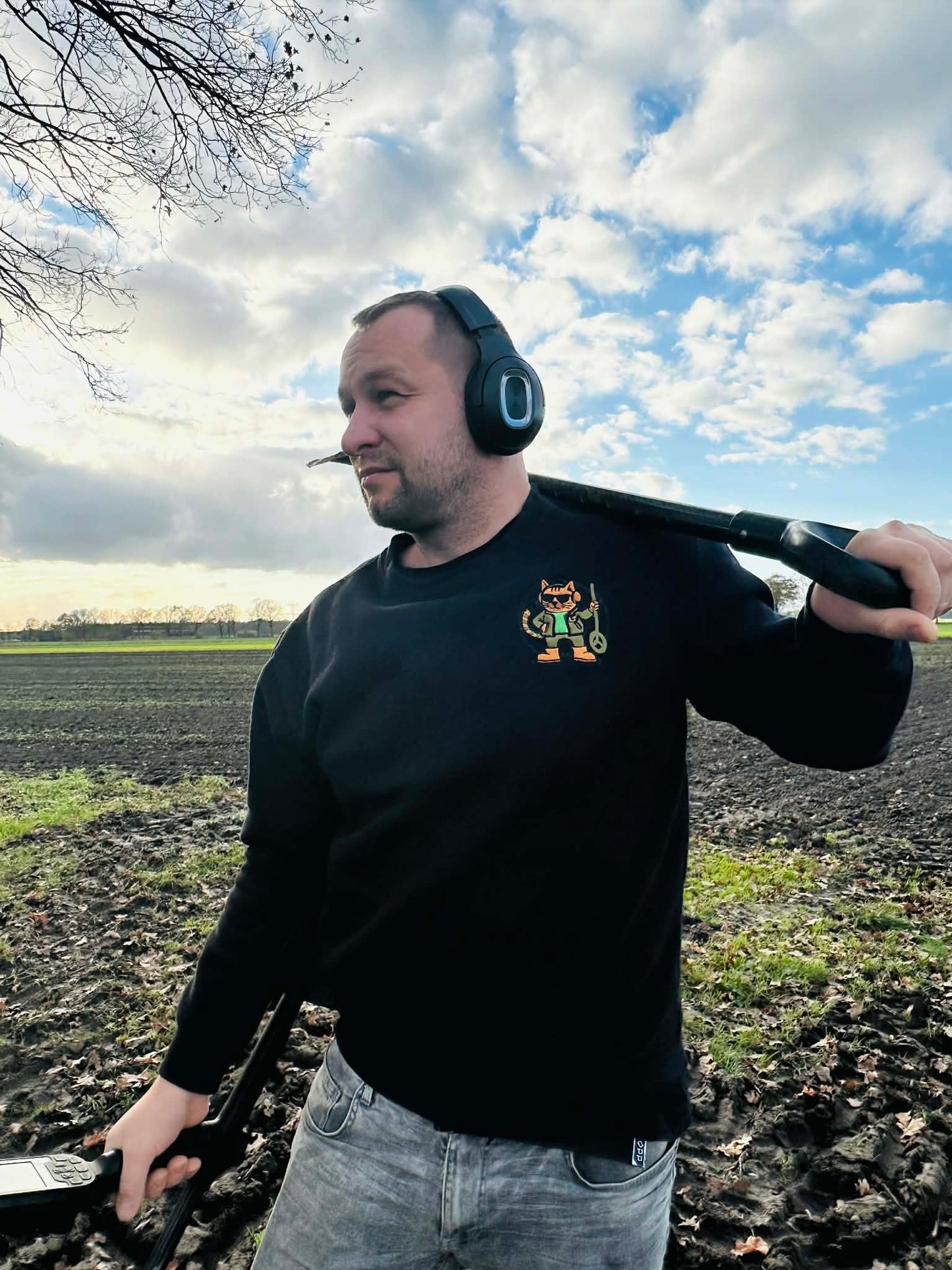 Sweatshirt "Metal Detecting Legend"