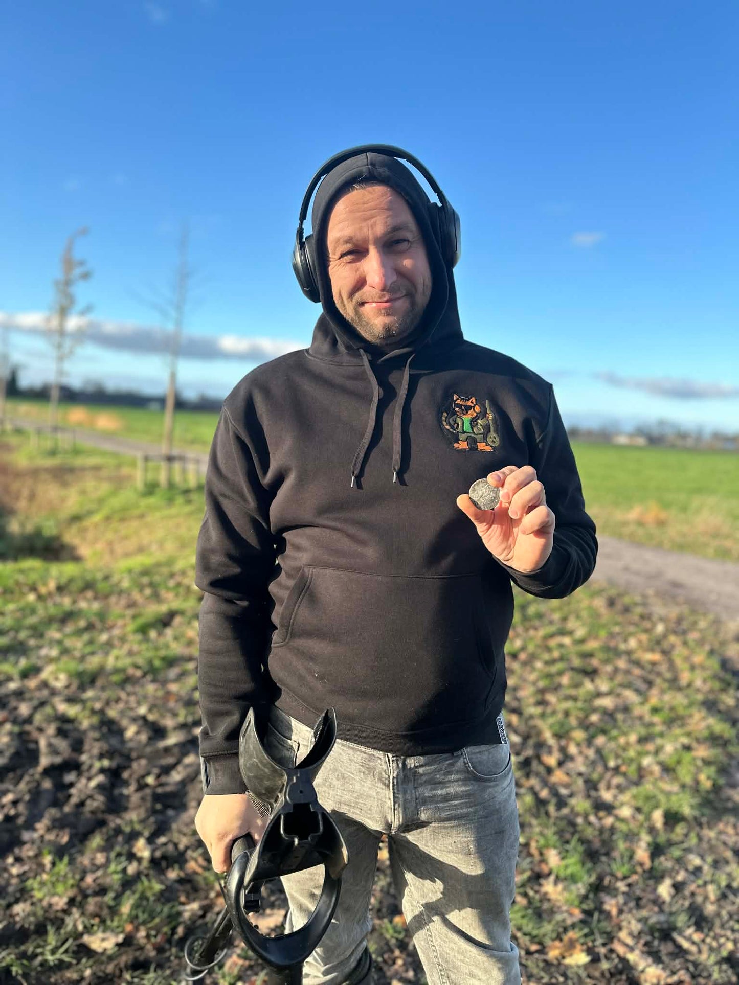 Hooded Sweatshirt "Metal Detecting Legend"