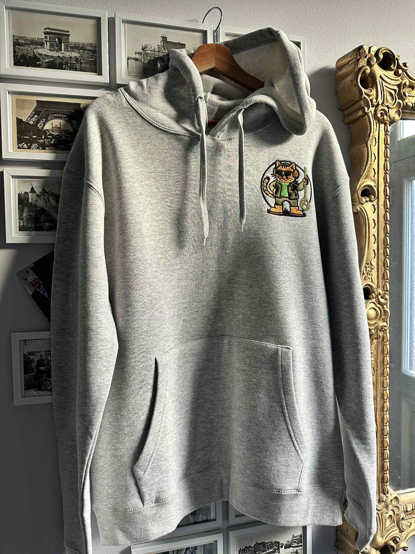 Hooded Sweatshirt "Metal Detecting Legend"